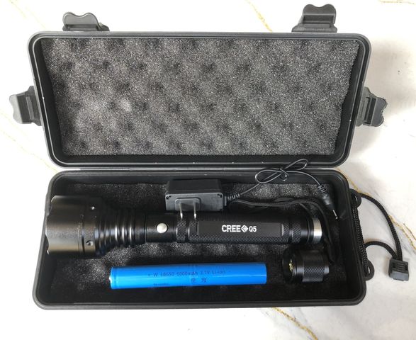 Đèn pin sạc điện GREE Q5